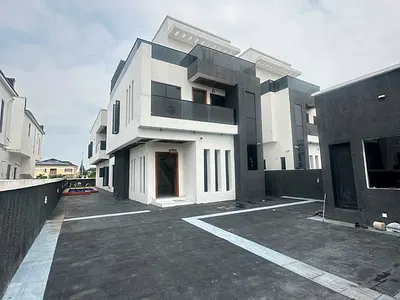 Classic 5bed Duplex with Pool, Cinema & Rooftop Terrace