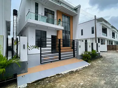 Luxury 5-Bedroom Detached Duplex with Excellent Facility