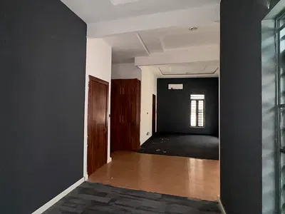 5 Bedroom Detached House