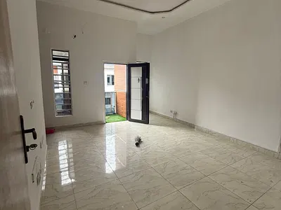 Massive Single Room in a Duplex with Open Lounge