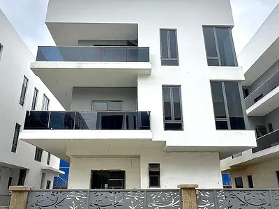 6 Bed Detached Duplex