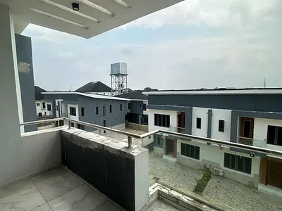 Luxury 4 Bedroom Semi-Detached with Bath Tub, Swimming Pool and Playgro