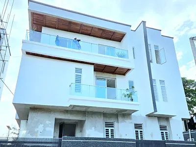 Luxury 6 Bedroom Fully Detached Duplex with Elevator