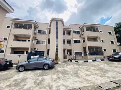 3 Bedrooms Flat with BQ