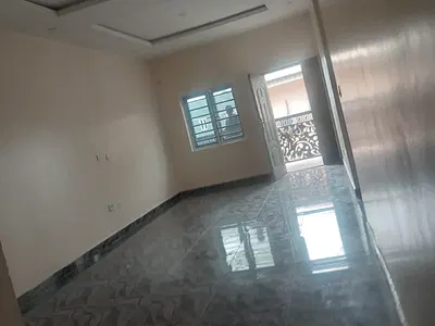 Brand New Luxurious 2 Bedroom Flat Upstairs