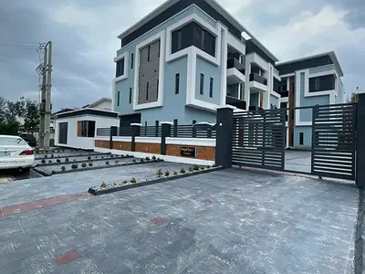 Luxury Built 2 Bedroom Apartment in a Serene Environment