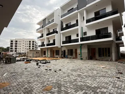 Luxury 4 Bedroom Terraced Duplex