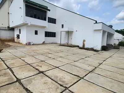 Clean Fully Detached 5 Bedroom Duplex with 2RM BQ, & Gen