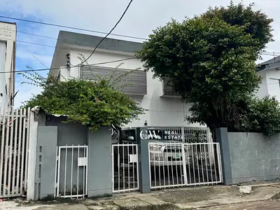 Commercial 5 Bedroom Detached Duplex