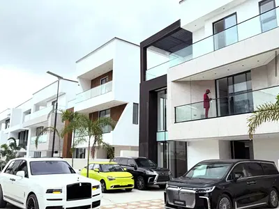6 Bedroom Detached Villas+ Electric Car