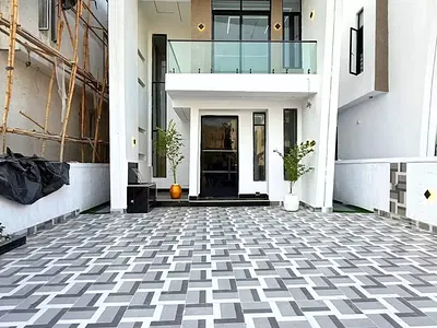5 Bedroom Fully Detached Duplex