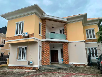 Luxury 5 Bedroom Fully Detached Duplex