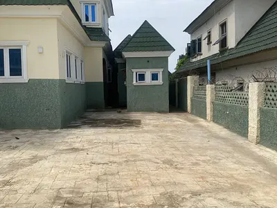4 Bedroom Fully Detached Duplex with All Rooms Ensuite