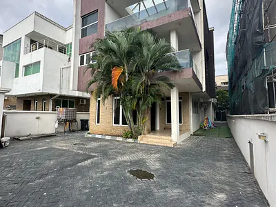 5 Bedroom Detached with Inbuilt Service Quarters