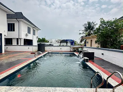 5 Bedroom Detached Duplex