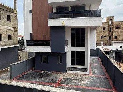 4 Bedroom House