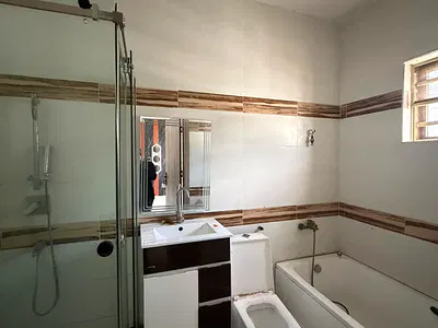 Classic Master Bedroom Apartment in Secured Estate with 24HRS Power