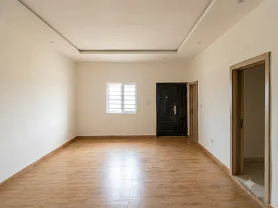 A Newly Renovated 3 Bedroom Flat in a Highly Sought-After Estate