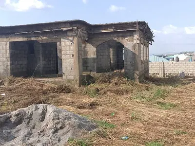 Luxury 3 Bedroom Fully Detach Bungalow Carcass