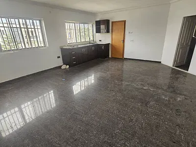 Service Newly Renovated One-Bedroom Flat Apartment
