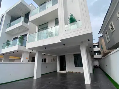 Luxury 5 Bedroom Fully Detached Duplex with BQ & Indoor Swimming Pool
