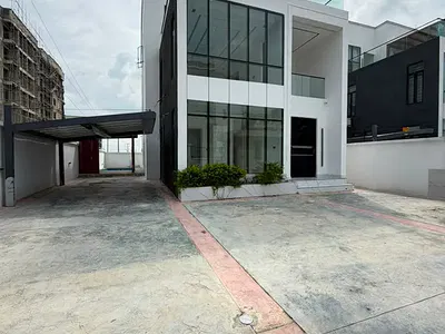 5 Bedroom Detached Duplex with Pool, BQ and Open Terrace in an Estat
