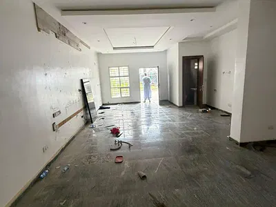 Shop Space on Plaza