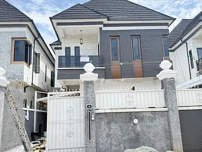 Luxury Fully Detached 4 Bedroom Duplex with BQ