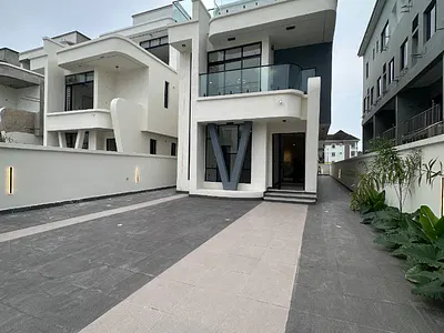 Luxury 5 Bedroom Fully Detached Duplex with Pool in a Secure Estate