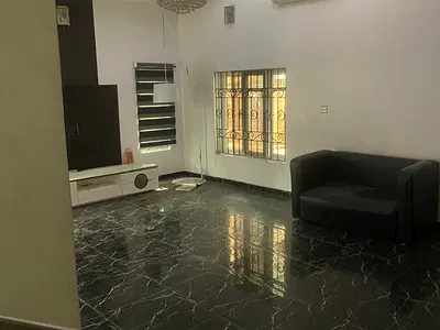 Fully Serviced Brand New Luxury 2 Bedroom Apartments Upstairs