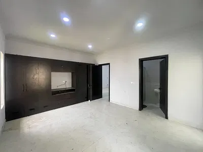 Specious 2 Bedroom Apartment