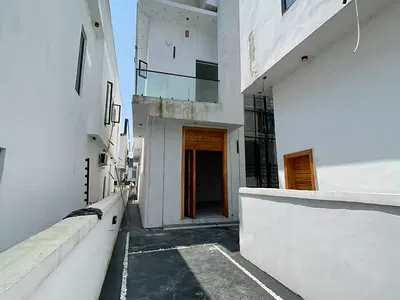 Luxury 5 Bedroom Fully Detached Duplex + BQ, Pool