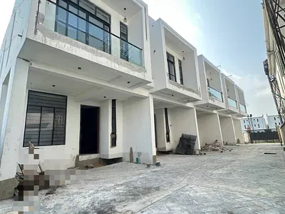 A Lovely 3 Bedroom Terraced Duplex with BQ