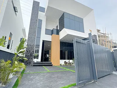 Exquisite 4 Beds Fully Detached Duplex with BQ and Swimming Pool