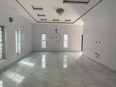 Newly Renovated 4 Bedroom Detached Duplex