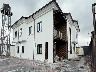 4 Bedroom Duplex with Security House
