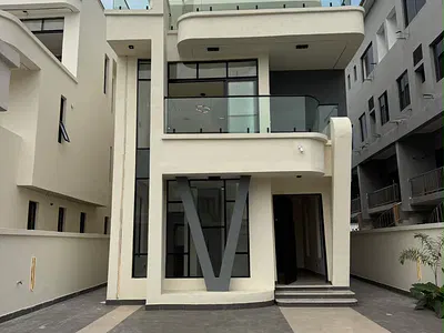 Contemporary 5 Bedroom Detached Duplex with Pool, Cinema & BQ