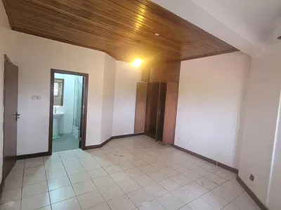1 Bed Spacious Mini Flat Availabe for Rent