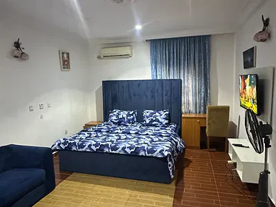 Single Room with Shared Kitchen and Sitting Room