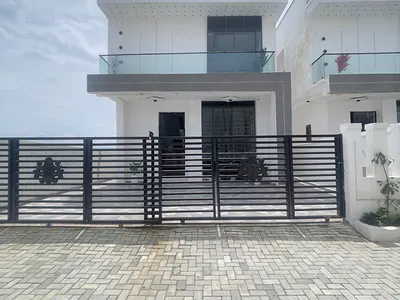 Well Finished 4 Bedroom Fully Detached Duplex with BQ