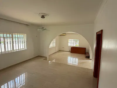 Tastefully Finished and Spacious 2 Bedrooms Bungalow