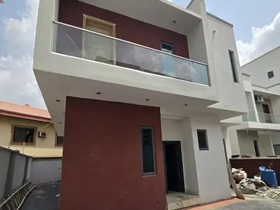 4 Bed Duplex