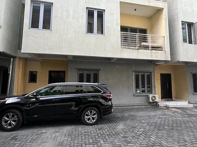 Luxury 4 Bedroom Terrace with BQ