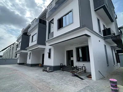 Exquisite 4 Bedroom Terrace Duplex