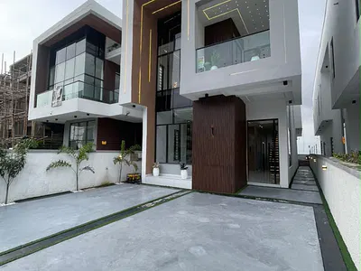 Exquisite 5 Bedroom Detached Duplex with Gym and Pool