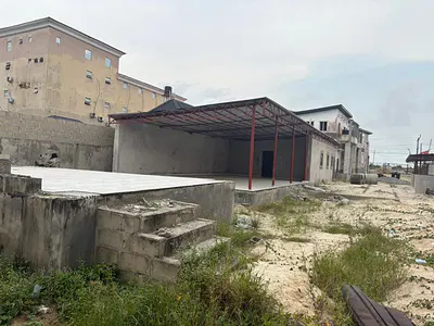 Standard Building Suitable for Bar Standing on a Plot of Land