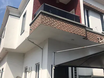 4 Bedroom Semi Detached House with a BQ