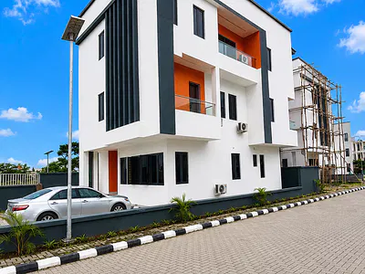 Luxury 5 Bedroom Detached Duplex