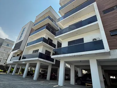 Neatly 2 Bedroom Apartment with Good Fittings in a Serene Environment