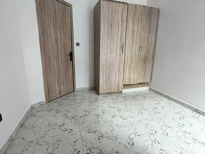 Spacious Semi Master's Room Upstairs + Mini Lounge (1bed Room Flat)